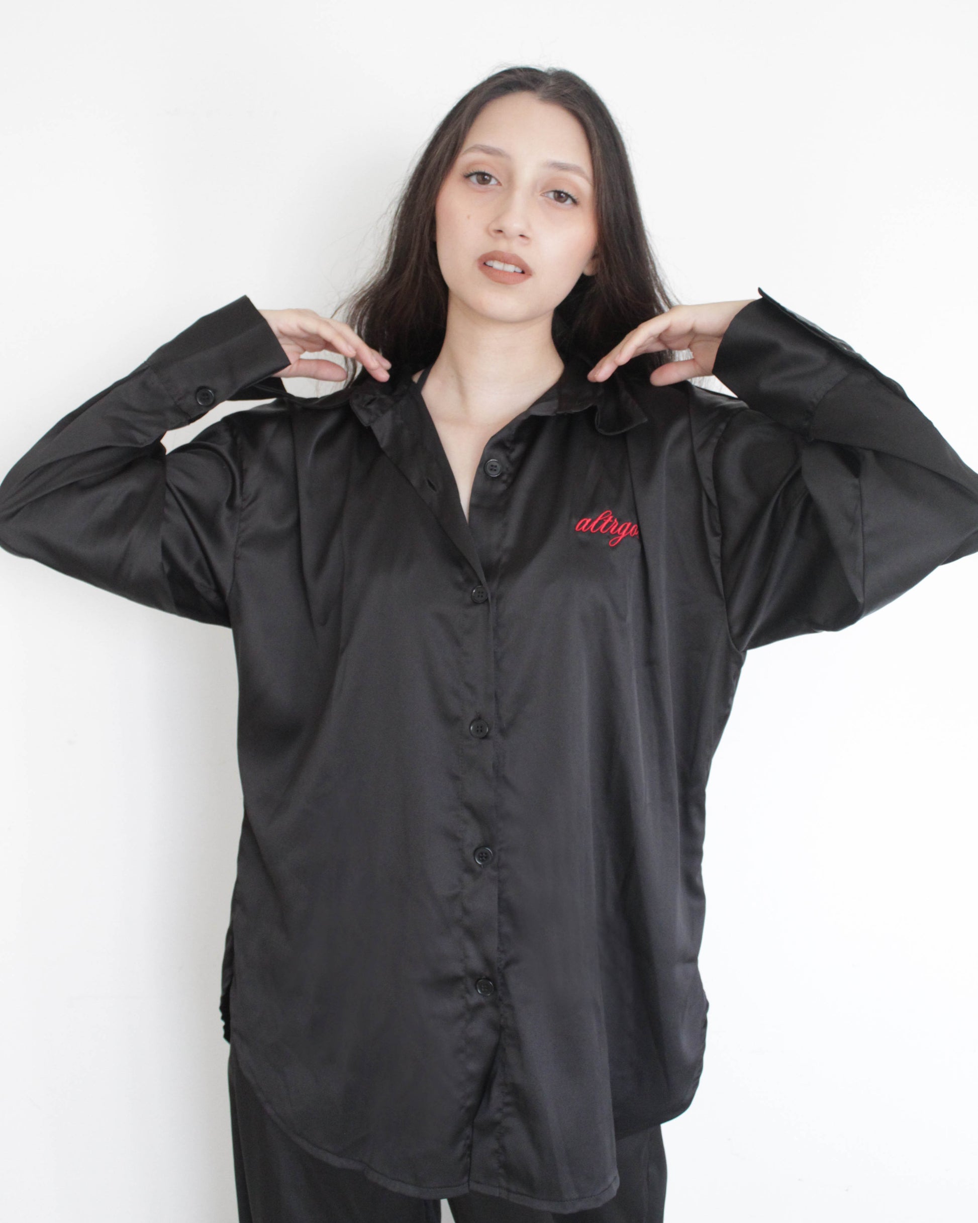 camisa de satin hecha a mano por altrgo