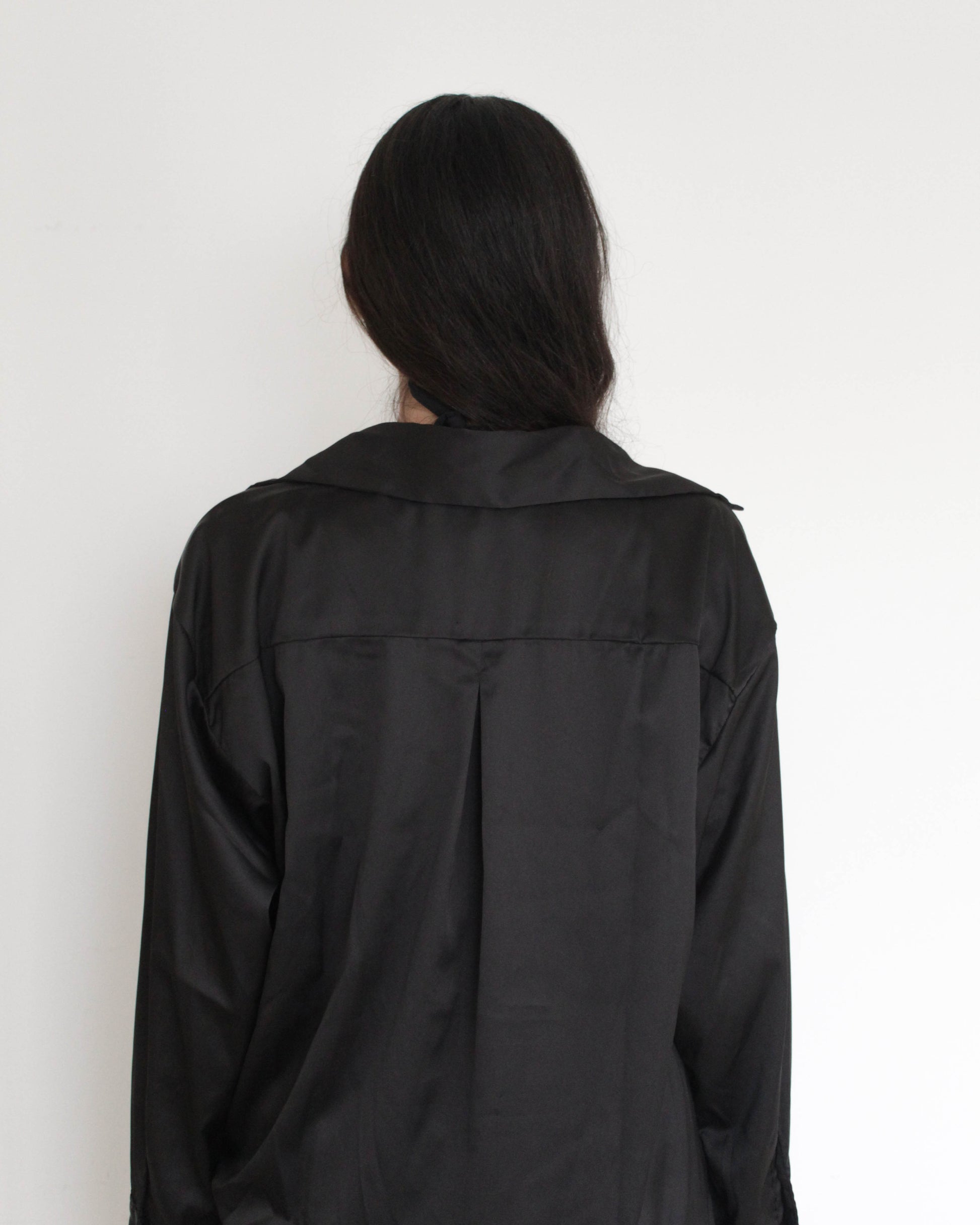 camisa de satin hecha a mano por altrgo